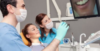 clinica dental company